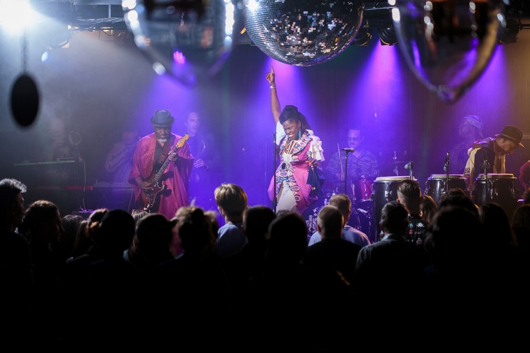 Фото Ibibio Sound Machine 