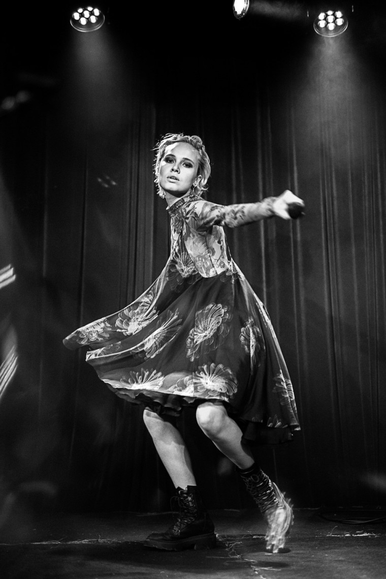 Фото ВЫШЕ  