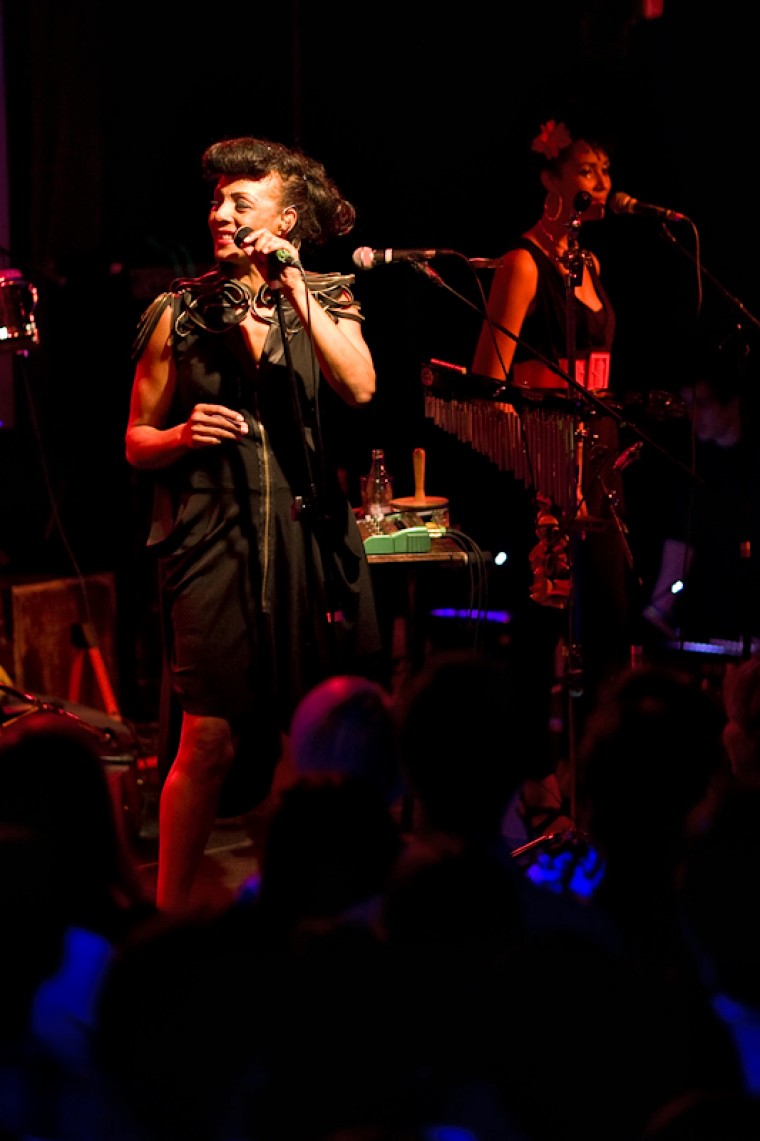 Фото Zap Mama (BE), <br>Guru Groove Foundation 