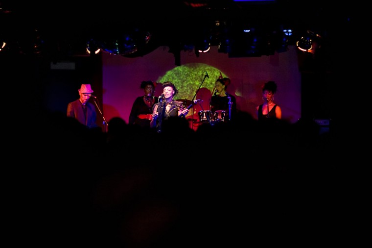 Фото Zap Mama (BE), <br>Guru Groove Foundation 