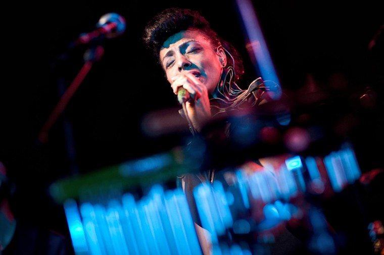 Фото Zap Mama (BE), <br>Guru Groove Foundation 