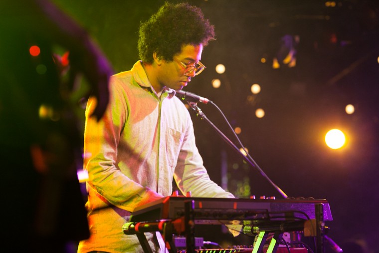 Фото Toro Y Moi 