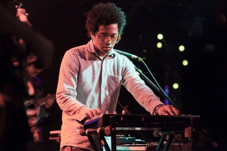 Фото Toro Y Moi 