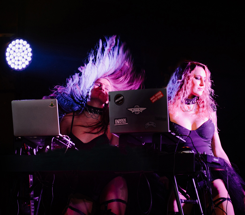 DJs Olsy & Roxy. ROCK SHOW концерт и билеты в клубе «16 Тонн»